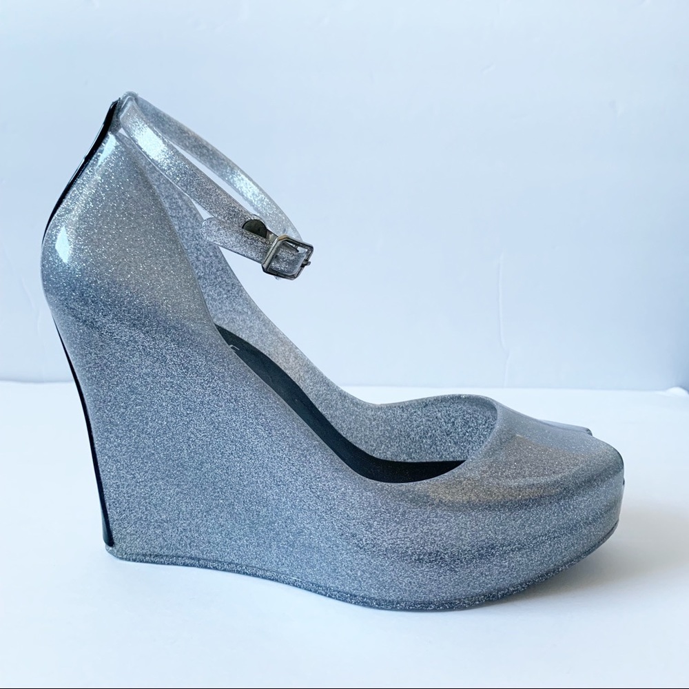 ROUGE METALLIC GLITTER PEEP TOE WEDGES